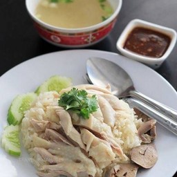 ผามันไก่ (ก๋วยเตี๋ยวข้าวมันไก่)