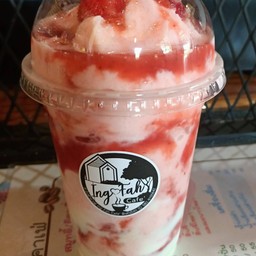 สตรอเบอรี่โยเกิร์ตสมูตตี้