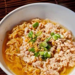 มาม่าหมูสับ