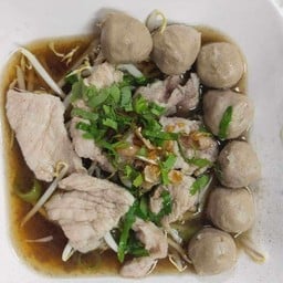 ร้านคุณกลิ่น&จิตรก๋วยเตี๋ยวน้ำตกหมูเนื้อ ร้านคุณกลิ่น&จิตรก๋วยเตี๋ยวน้ำตกหมูเนื้อ