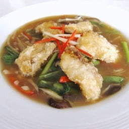 ก๋วยเตี๋ยวราดหน้าปลากระพง