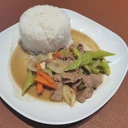 ผัดพริกหยวกราดข้าว