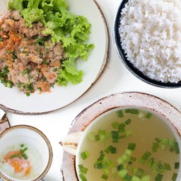 Promotion เกาเหลาคลุก(แห้ง)หมูบะช่อทรงเครื่อง + ข้าวเปล่า + ไข่ออนเซ็น 1 ฟอง