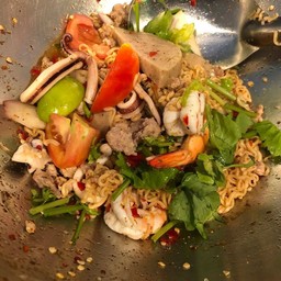 ยำมาม่ารวมมิตร