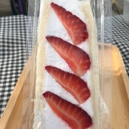 แซนวิชสตอเบอรี่