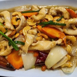 ไก่ผัดเม็ดมะม่วงหิมพานต์