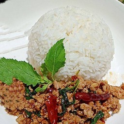 ข้าว กระเพราหมูสับ