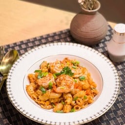 ผัดมักกะโรนีกุ้ง