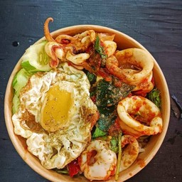 ข้าวพริกแกงปลาหมึก