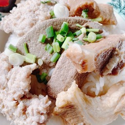 ข้าวต้มรวมหมู