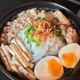 ก๋วยจั๊บทรงเครื่อง