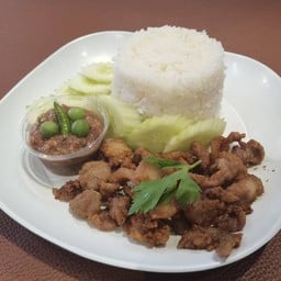 ข้าวสันคอหมูทอด