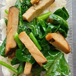 ผัดคะน้าปลาเค็มเจ (กับข้าว)