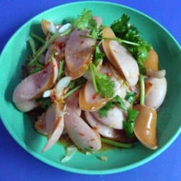 ยำไส้กรอก