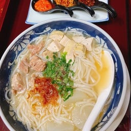 ครัวกิมเหรียญ by(รัตน์แหนมเนือง)