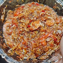 มะม่วงน้ำปลาหวานกุ้งล้น (ของดีซอยแสง)