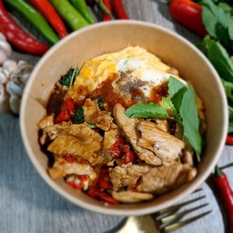 ข้าวกะเพราหมูชิ้น (ไม่รวมไข่)