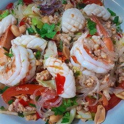 ครัวแม่น้องแฝด ร้านอาหารตามสั่ง ใช้ของดี  ไม่ผิดหวังแน่นอน