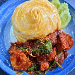 ข้าวพริกเผาหมูกรอบ