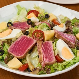 Seared Tuna Salad