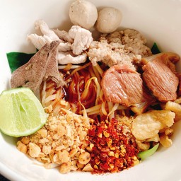 ก๋วยเตี๋ยวรวมหมู
