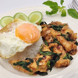 ข้าวกะเพราปลากะพง (ไม่รวมไข่ดาว)