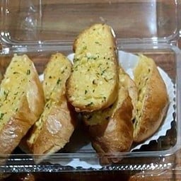 ขนมปังกระเทียม