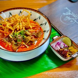 ข้าวซอยเนื้อตุ๋น