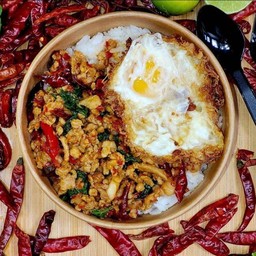 กระเพราไก่+ไข่ดาว