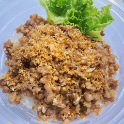 ข้าวหมูกระเทียม