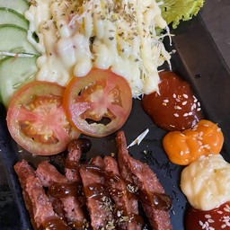 สลัดผักเนื้อ