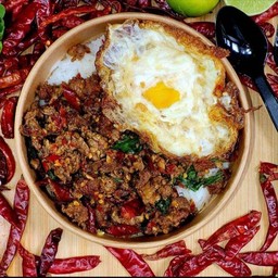 กระเพราเนื้อ+ไข่ดาว
