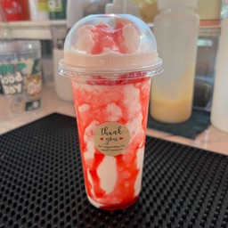 สตอเบอร์รี่นมสดปั่น