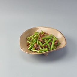 ถั่วแขกผัดหมูสับซอสเสฉวนพริกสด