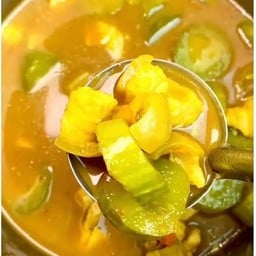 แกงเหลืองหมูสามชั้น (เป็นกับ) สูตรเฉพาะของทางร้าน