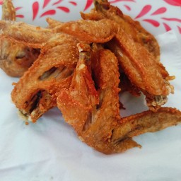 ปีกไก่ทอดน้ำปลา