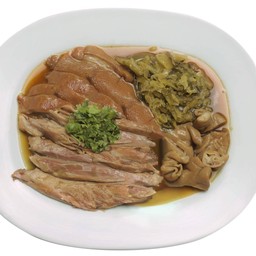 ขาหมูที่เล็ก (Braised pork leg small plate)