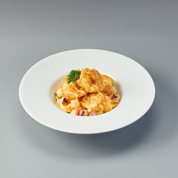 กุ้งทอดครีมสลัดผลไม้รวม