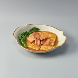 เส้นใหญ่ราดหน้าหมูนุ่ม (L)