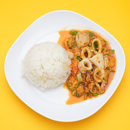 ข้าวหมึกผัดผงกะหรี่