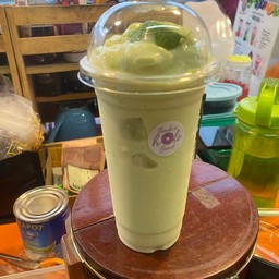 อะโวคาโด้ปั่นนมสดน้ำผึ้ง