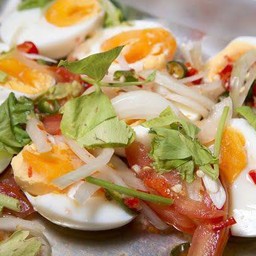 ยำไข่ต้ม