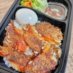 ข้าวปลาแกะ+ไข่ต้ม