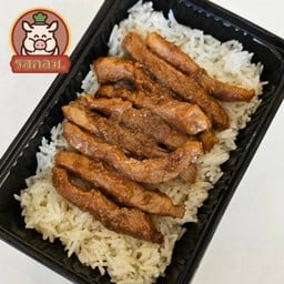 ข้าวหมูหลบแดด