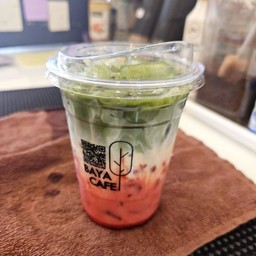 มัทฉะลาเต้สตอเบอรี่