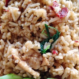 ข้าวผัดกะเพราหมูชิ้นคลุก