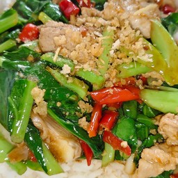 ข้าวผัดคะน้าหมูชิ้น