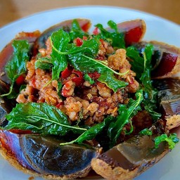 กระเพราไข่เยี่ยวม้า