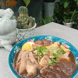 ขาหมูเยอรมันสวนครัว