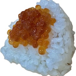 ข้าวปั้นอิคุระ ( ไข่ปลาแซบม่อน )